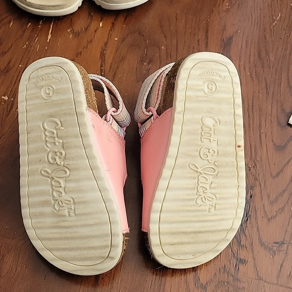 2 pair little girls size 5 sandals - Picture 4 of 7